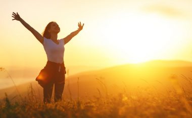Tri këshilla të dobishme për të pasur një mënyrë jetese më të lumtur dhe të shëndetshme