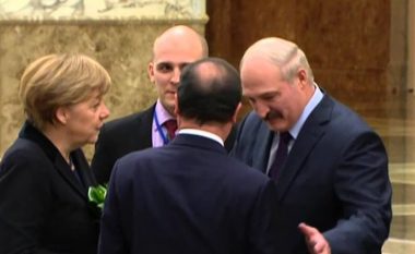 Lukashenko thotë se Merkel e telefonoi për bisedime, kancelarja e demanton