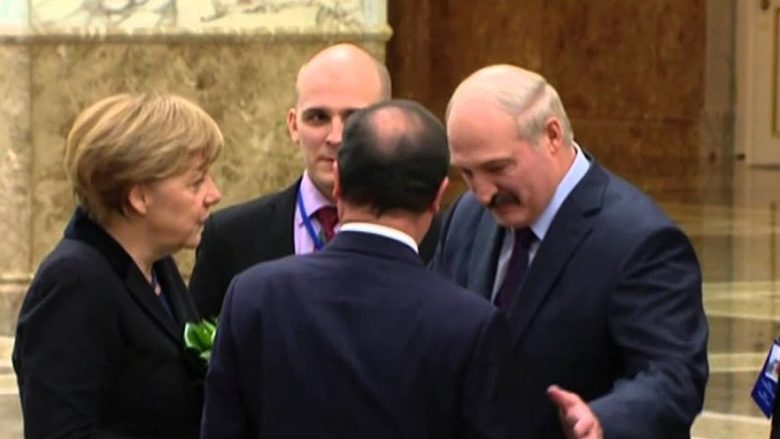 Lukashenko thotë se Merkel e telefonoi për bisedime, kancelarja e demanton