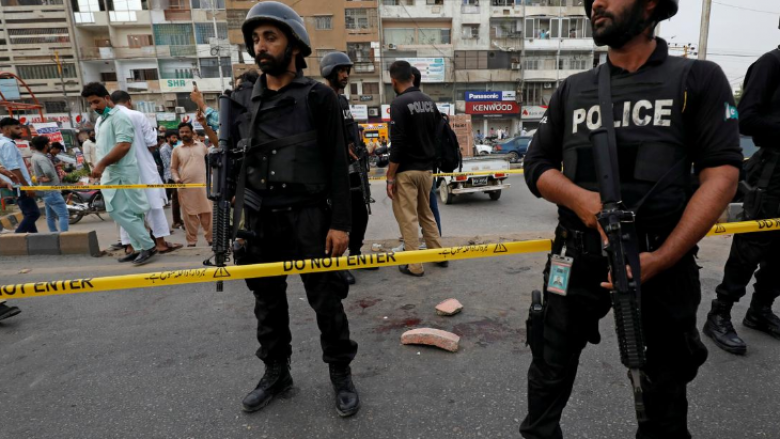 Sulm me granatë në Pakistan, raportohet për 30 persona të lënduar