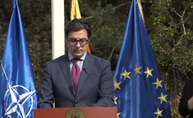 Pendarovski: Nuk mund ta mbaj mandatin në sirtar, nëse Zaev nuk siguron shumicën do ta kthejë mandatin