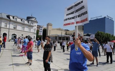 ​Pronarët e pishinave, Qeverisë: Nëse nuk ndryshon vendimi, do ta bllokojmë kufirin me Shqipërinë