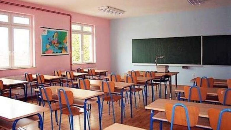 Maqedoni: 36 shkolla kërkojnë nga MASH mësim me prani fizike