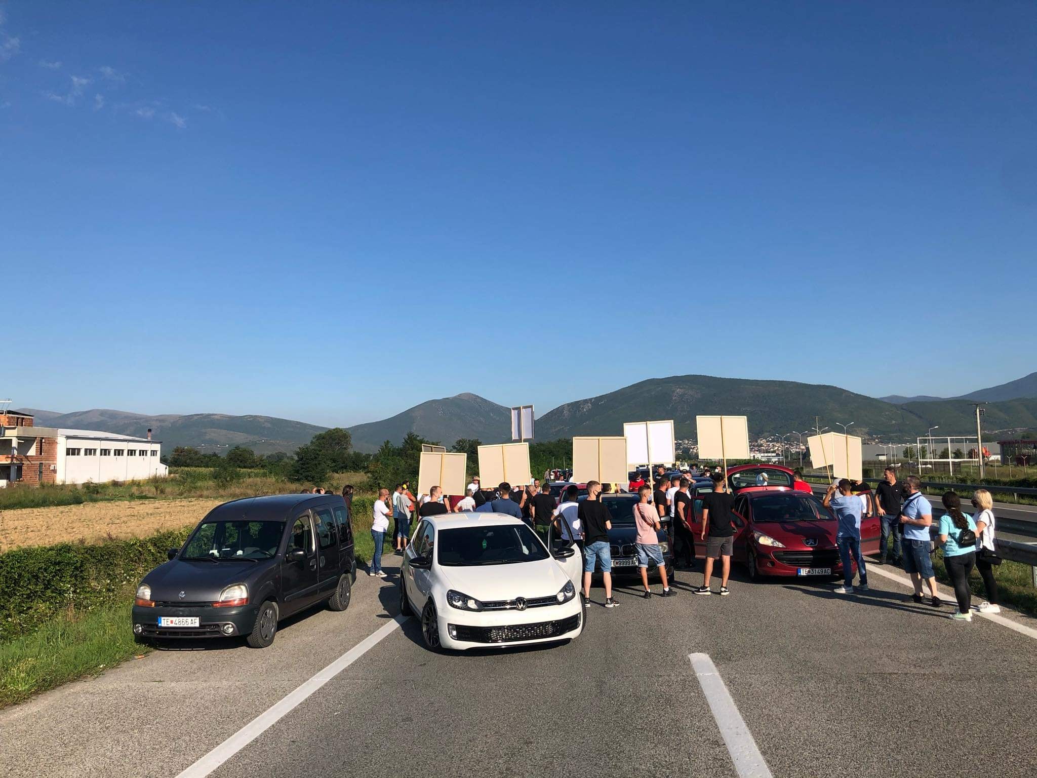 Protesta kundër shtrenjtimit të energjisë elektrike nëpër gjithë Maqedoninë