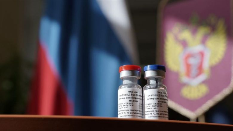 Mjekët rusë refuzojnë ta marrin vaksinën ruse kundër COVID-19