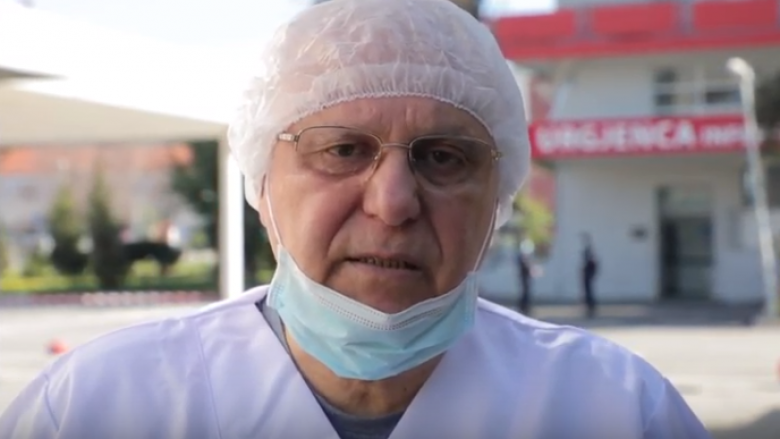Mjeku shqiptar, thirrje të rinjve: Shmangni grumbullimet në plazhe e bare, po rrezikoni veten dhe të afërmit tuaj