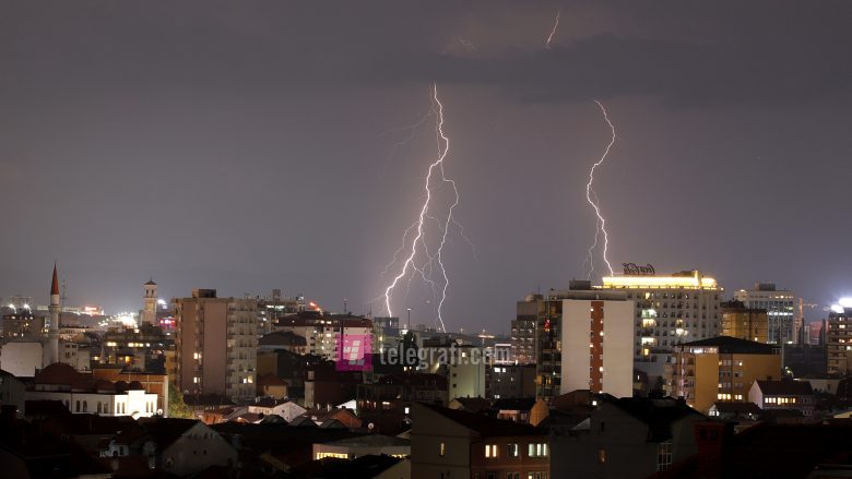 Paralajmërohen stuhi e breshër në dy ditët e ardhshme në Kosovë, qytetarëve u kërkohet të kenë kujdes