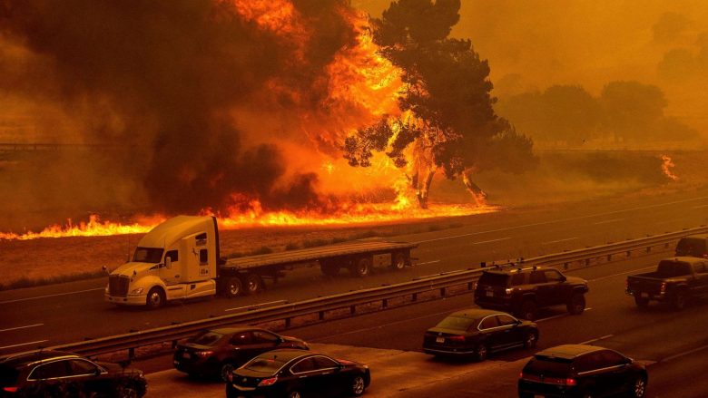 Çfarë i bën zjarret masive të Kalifornisë kaq të pazakonta?