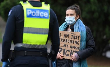 Protesta kundër masave kufizuese, 14 persona arrestohen në Australi