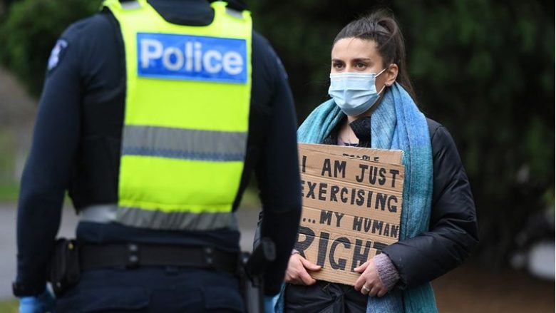 Protesta kundër masave kufizuese, 14 persona arrestohen në Australi