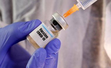Vaksina e Oksfordit do të rinisë provat klinike të vaksinës kundër coronavirusit në Mbretërinë e Bashkuar