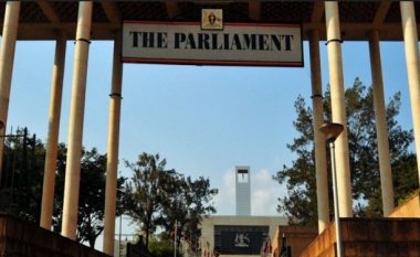 ​Ugandë, dërgon kokën e prerë të fëmijës para parlamentit