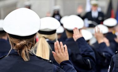 Suspendohen 21 zyrtarë policorë në Gjermani, shpërndanin imazhe neo-naziste