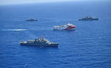 Stërvitja mes tensionesh, Ankaraja dhe Republika Turke e Qipros demonstrojnë forcën ushtarake