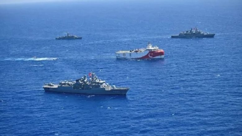 Stërvitja mes tensionesh, Ankaraja dhe Republika Turke e Qipros demonstrojnë forcën ushtarake