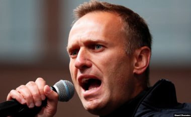 Navalny del nga koma