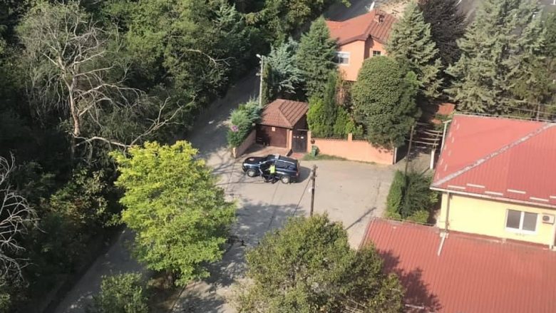 Jankulloska thotë se nuk do të ikë, policia po e ndjek