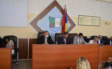 Komuna e Mitrovicës liron nga pagesa për shfrytëzim të hapësirës publike të gjitha bizneset deri në dhjetor të vitit 2021