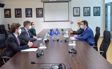 Selimi takohet me shefin e EULEX-it, flasin për aksionet e fundit të Speciales