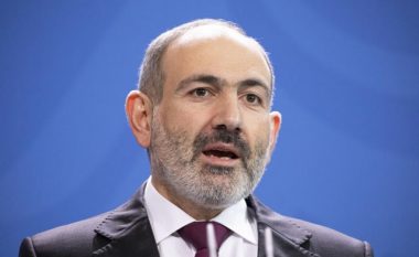Kryeministri i Armenisë, Pashinyan: Ndalojeni Turqinë të përfshihet në konfliktin mes azerëve dhe armenëve