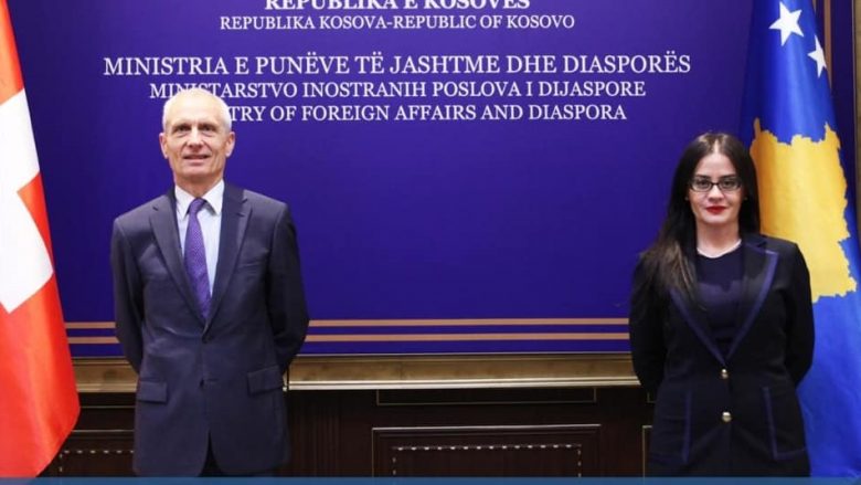 Haradinaj-Stublla e njofton ambasadorin e ri zviceran për zhvillimet politike