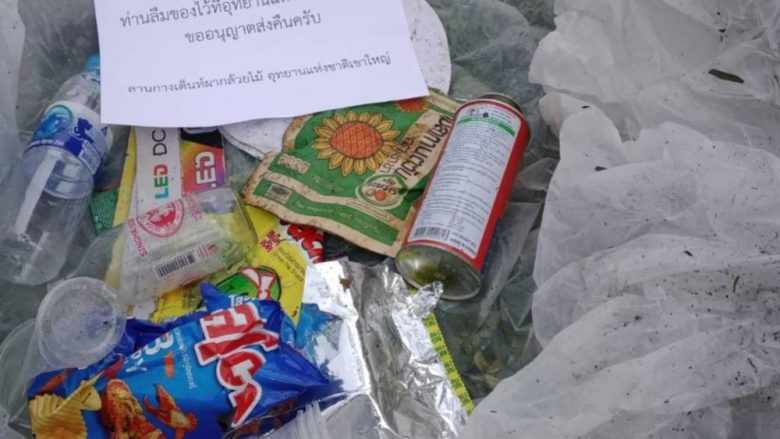 Parku nacional i Tajlandës me ide brilante për vizitorët e papërgjegjshëm, me postë ua dërgon mbeturinat që i lënë
