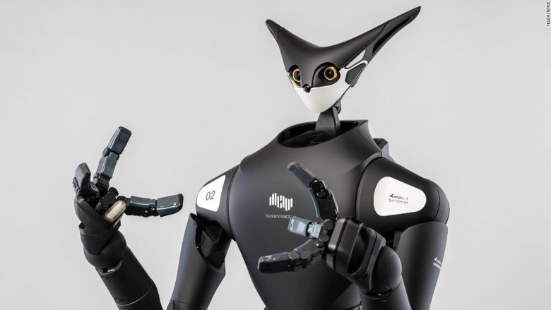 Robotët po zëvendësojnë njerëzit, ata po i mbushin raftet në dyqanet e Tokios në Japoni
