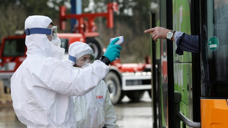 Republika Çeke regjistron rekord rastesh të reja, për herë të parë mbi 2,000 të infektuar me coronavirus