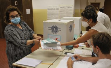 Virusi nuk i ndalon italianët të votojnë