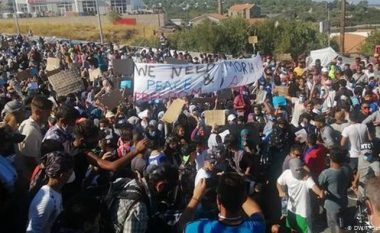 “Edhe këtu do të vihet zjarri“- Lesbosi nuk do një kamp të dytë të refugjatëve