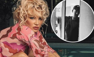Pamela Anderson përflitet për një lidhje me rojën e sigurisë, Dan Hayhurst pak muaj pas ndarjes nga Jon Peters