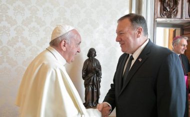 Papa Françesku refuzon ta takojë Mike Pompeon