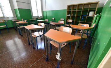 Mbi 400 shkolla në Itali raportuan raste me coronavirus, 75 objekte shkollore u mbyllën nga autoritetet