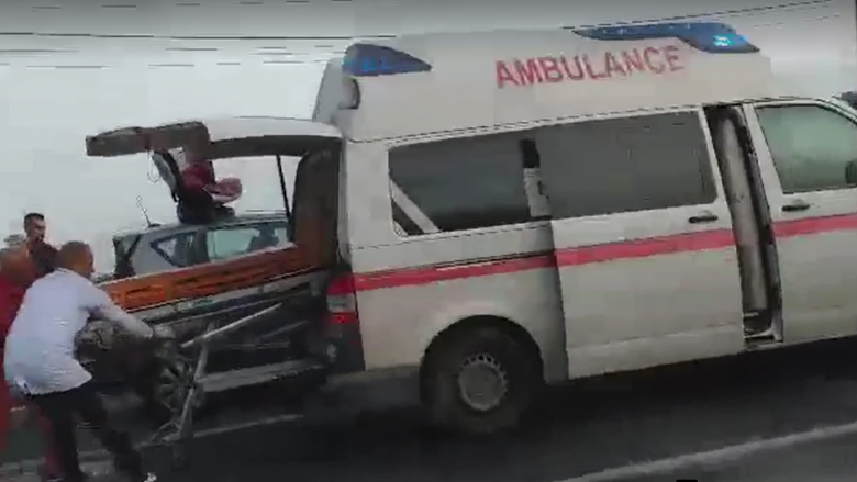 Gjashtë persona të lënduar në një aksident zingjiror në magjistralen Prishtinë-Pejë 