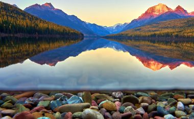 Një mrekulli e vogël e natyrës: Sekreti i gurëve shumëngjyrësh të liqenit McDonald