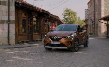 Me melodinë e Jusuf Gërvallës, në rrugët e Gjakovës prezantohet Renault Captur 2020!