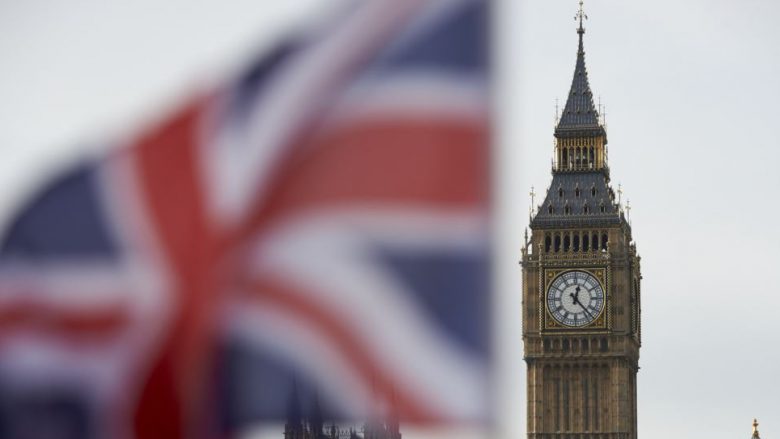 Mbretëria e Bashkuar nënshkruan marrëveshjen e parë të madhe tregtare pas Brexit-it