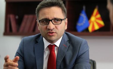 Paga e ministrit Fatmir Besimi nga 1.150 euro rritet në mbi 2 mijë euro