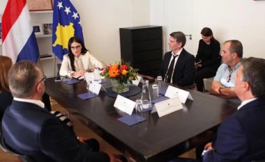 Haradinaj Stublla në Hagë, takon bashkëatdhetarët: Bashkë do ta ndërtojmë dhe fuqizojmë Kosovën