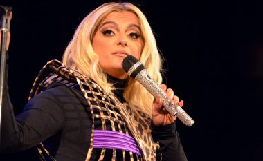 Bebe Rexha tregon momentin kur tërmeti goditi Kaliforninë: Jam duke u ndridhur, nuk e di çfarë po ndodh me mua