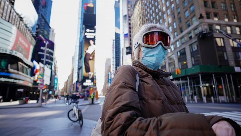 Njujorkezët do të gjobiten për mos mbajtje të maskave