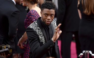 Yjet e “Black Panther” i bashkohet familjes së Chadwich Boseman në ceremoninë mortore