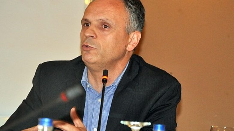 Synimet e Naser Sahitit në krye të Universitetit të Prishtinës