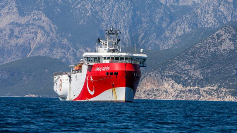 Greqia mirëpret tërheqjen e anijes kërkimore turke në Antalia