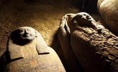 Në Egjipt zbulohen 13 arkivole të lashta
