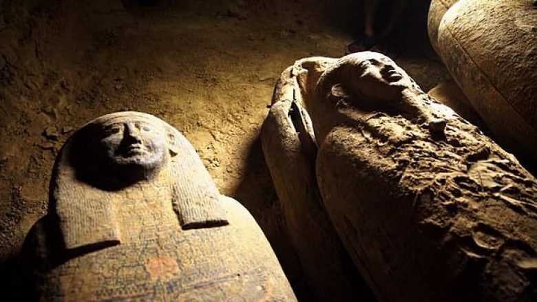 Në Egjipt zbulohen 13 arkivole të lashta
