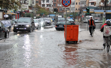 Në Shqipëri paralajmërohen përmbytje gjatë fundjavës