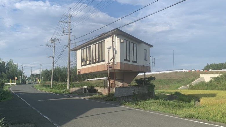 Fotografitë e shtëpisë së pazakontë në Japoni bëhen virale në internet