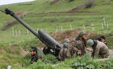 Azerbajxhani dhe Armenia refuzojnë bisedimet, vazhdojnë luftimet për Nagorni-Karabakun