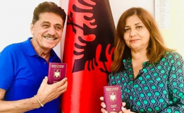 Sabri Fejzullahu dhe gruaja e tij, Nera pajisen me pasaporta shqiptare